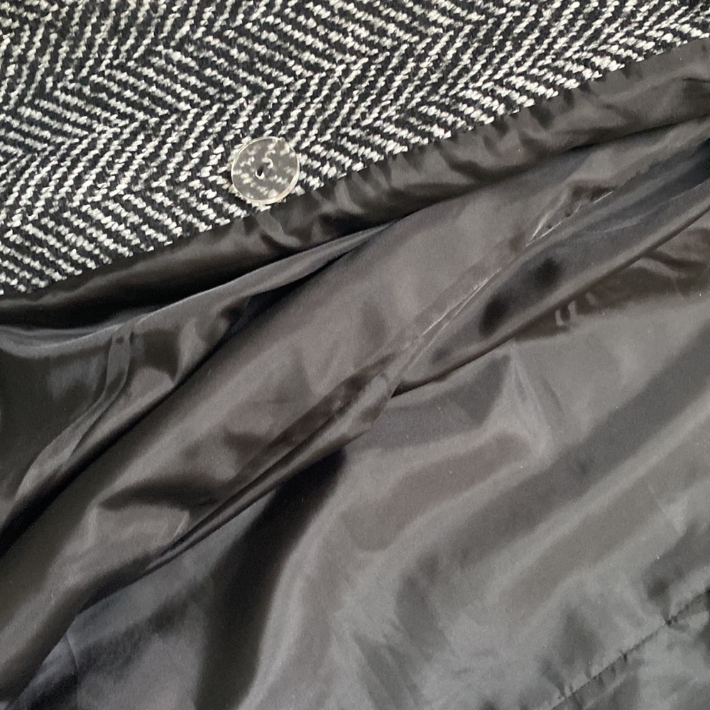 Coat - Picture 5 of 5